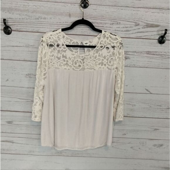Old Navy - woman's shirt - Picture 1 of 7